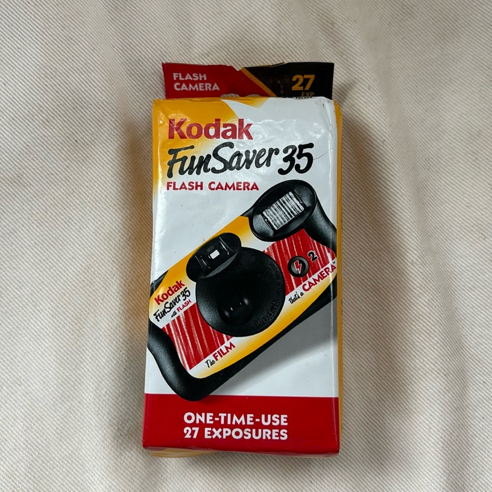 📸 Brand new Kodak FunSaver 35 flash disposable one-time-use camera 27 exposures